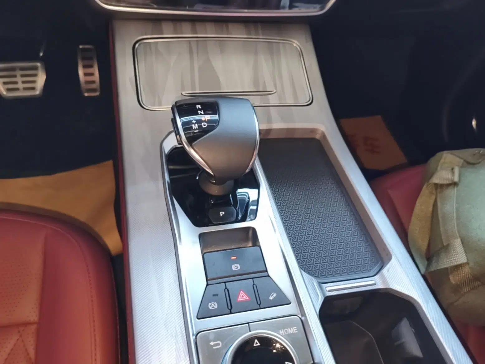 JETOUR X70 PLUS 2023 1.5T DCT Brave PLUS 5-Seater — миниатюра 16