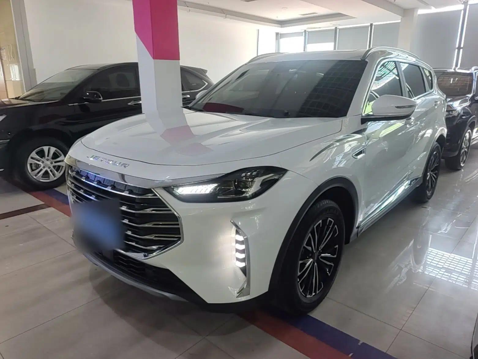 JETOUR X70 PLUS 2023 1.5T Manual Self-Reliant 5-Seater — миниатюра 1