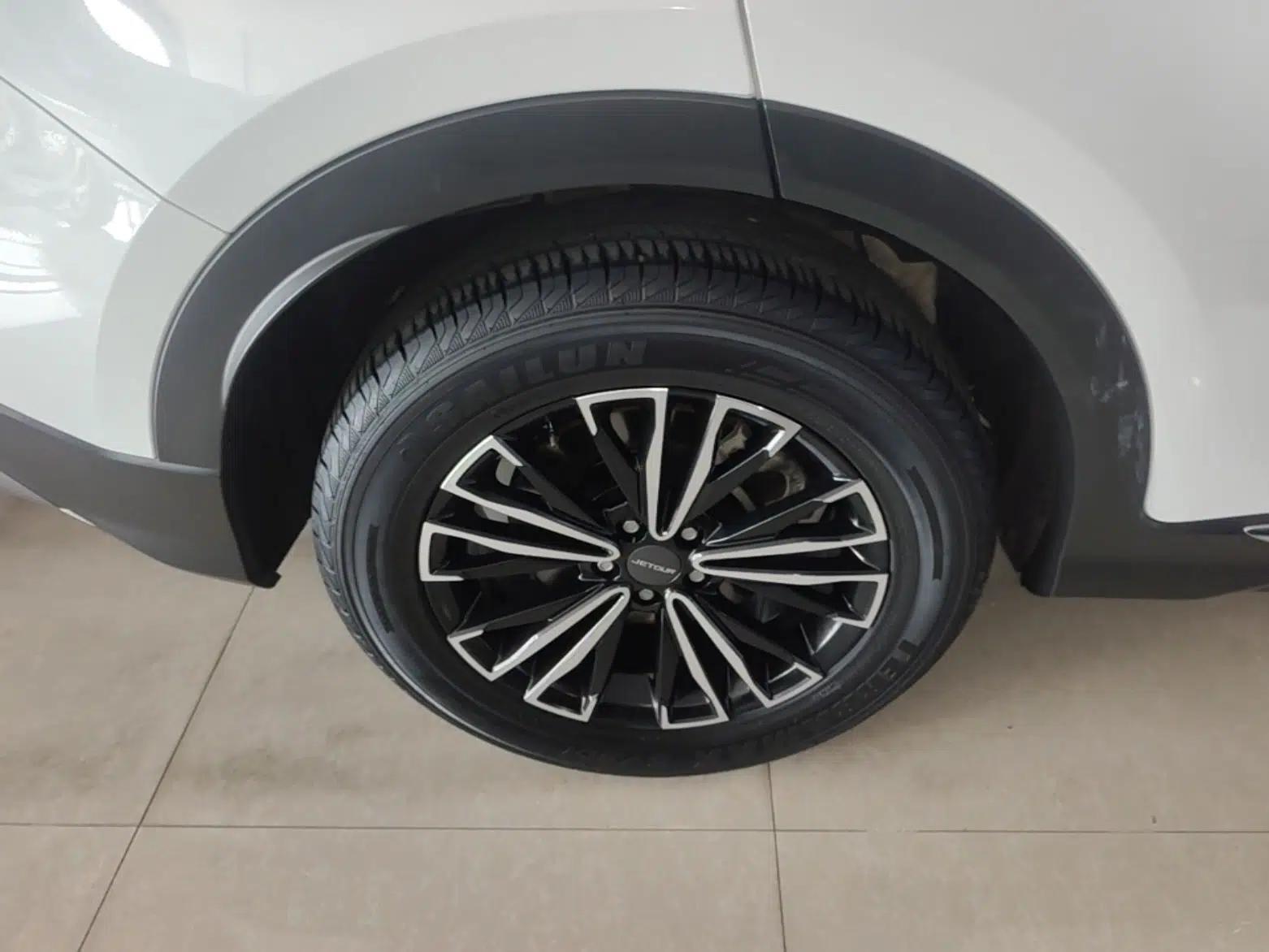JETOUR X70 PLUS 2023 1.5T Manual Self-Reliant 5-Seater — миниатюра 16