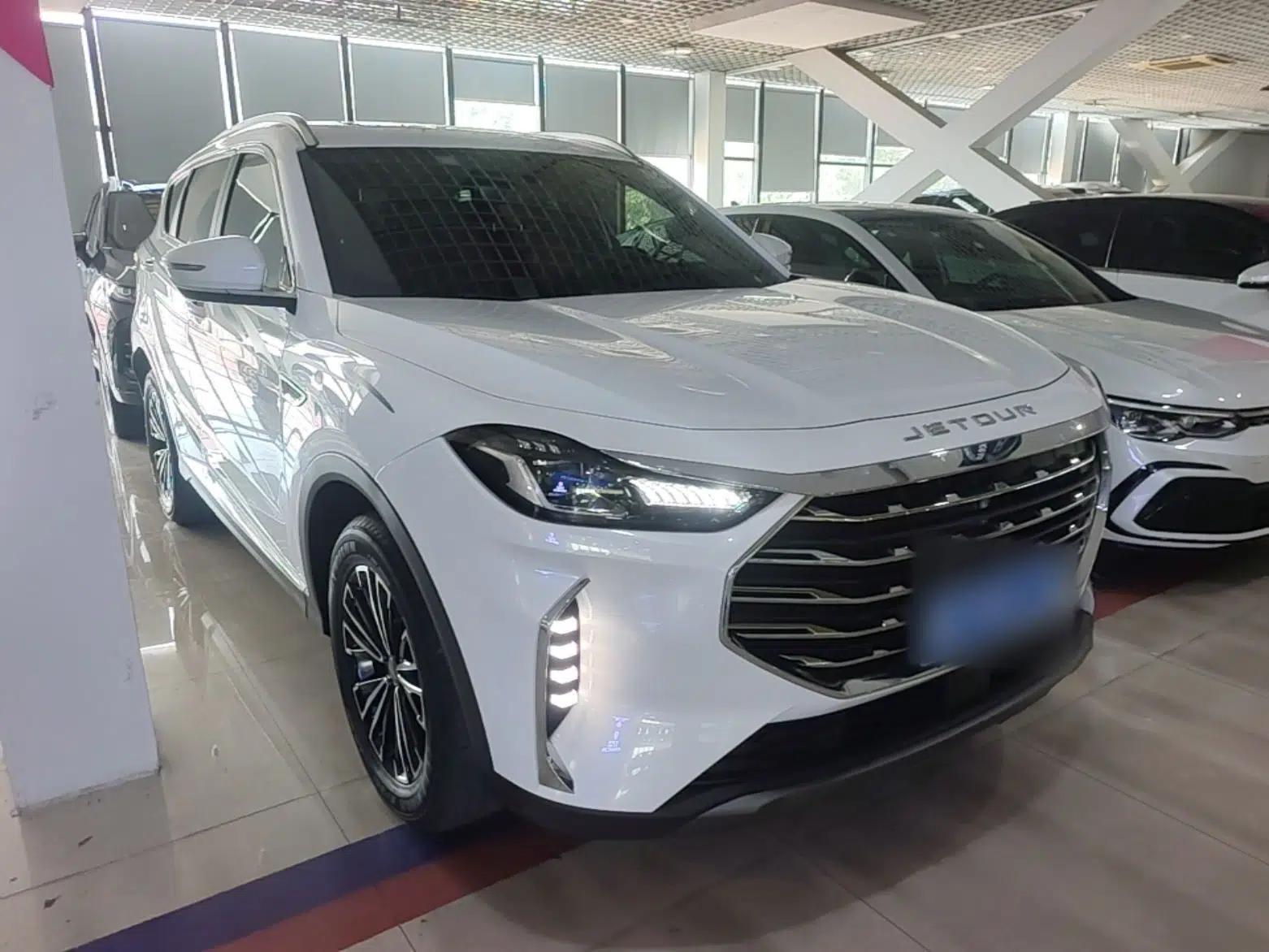 JETOUR X70 PLUS 2023 1.5T Manual Self-Reliant 5-Seater — миниатюра 3