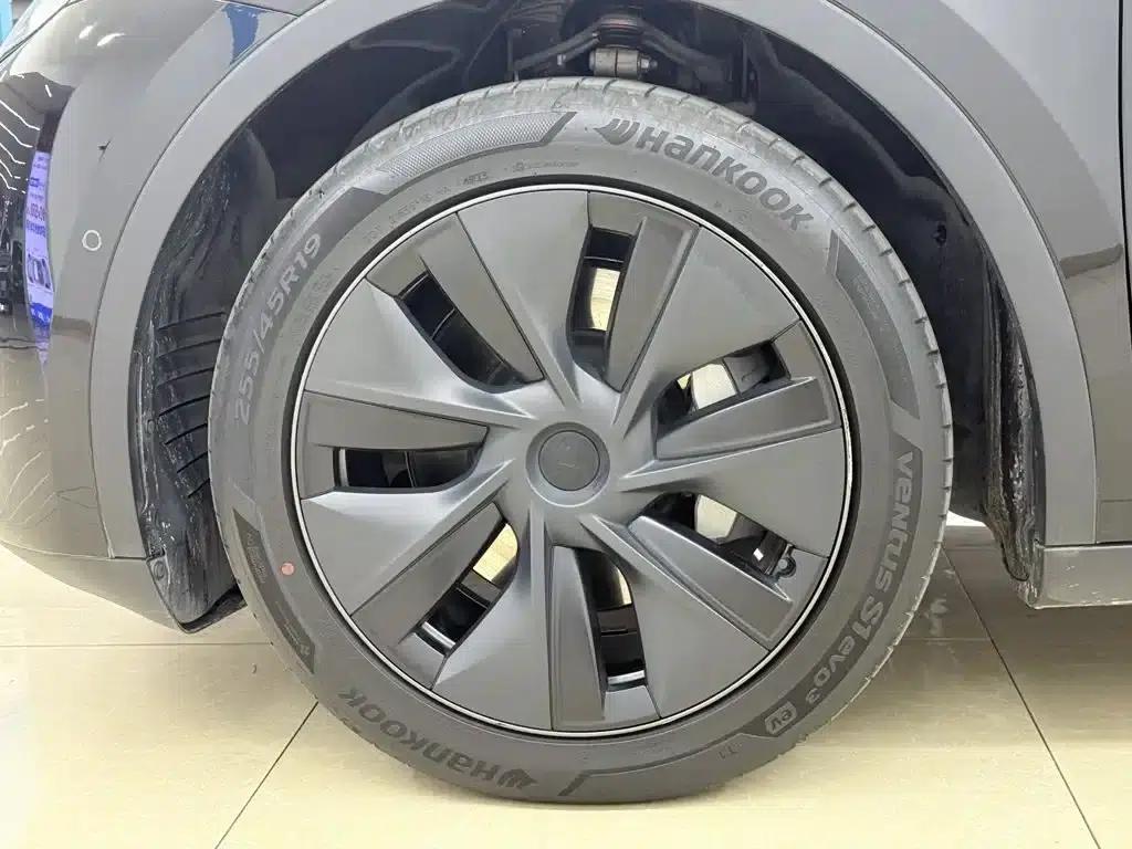 Model Y 2023 Long Range All-Wheel Drive — миниатюра 8