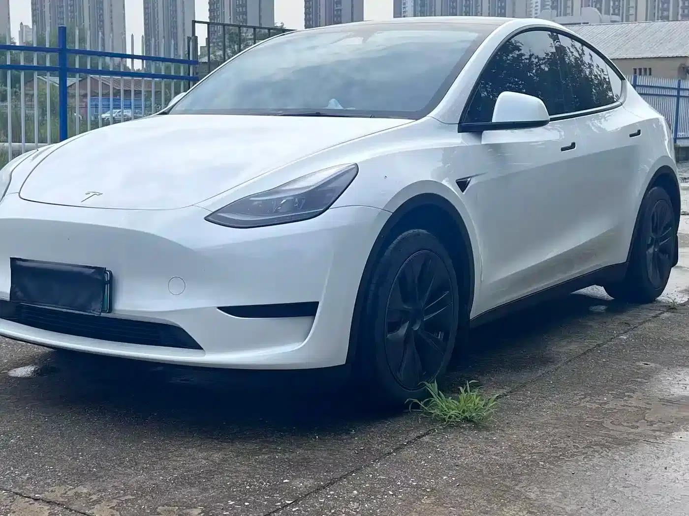 Model Y 2024 Rear-Wheel Drive — миниатюра 1