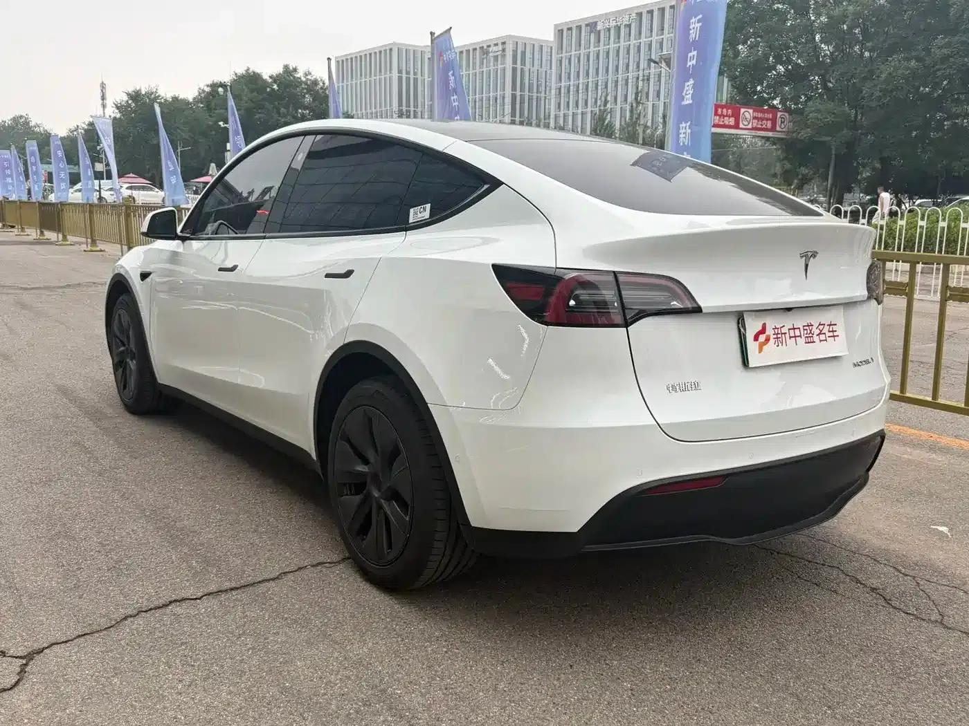 Model Y 2023 Long Range All-Wheel Drive — миниатюра 5