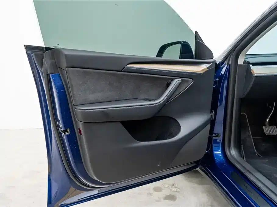 Model Y 2022 Facelift Long Range All-Wheel Drive Version — миниатюра 16