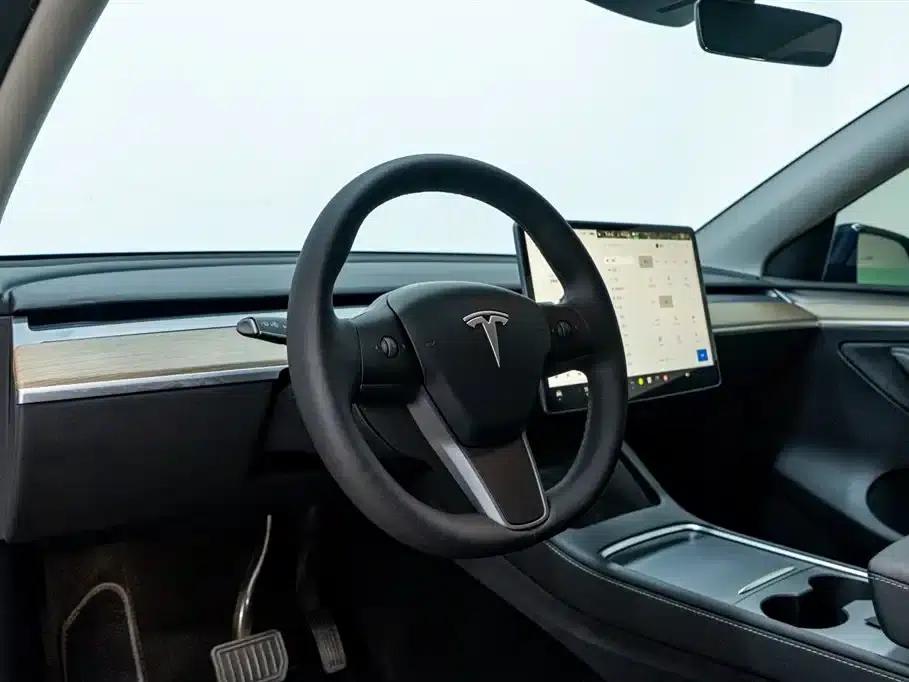 Model Y 2022 Facelift Long Range All-Wheel Drive Version — миниатюра 22