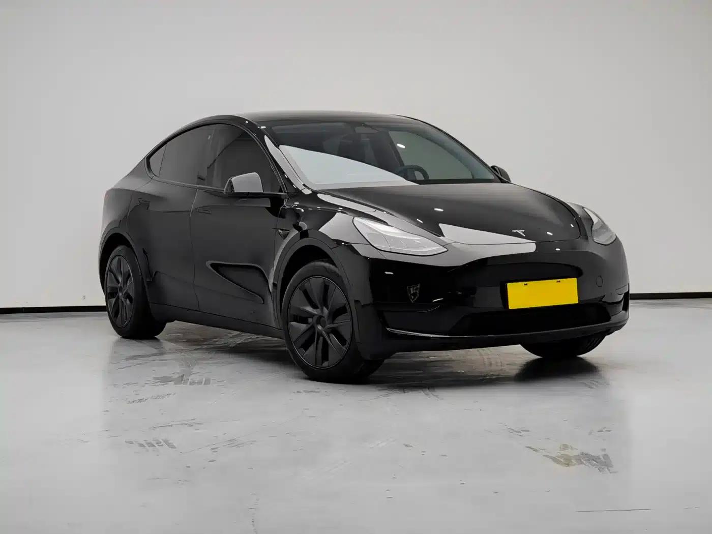Model Y 2023 Rear-Wheel Drive — миниатюра 3