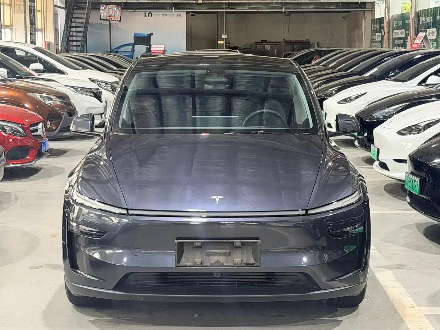 Model Y 2025 Rear-Wheel Drive — миниатюра 2