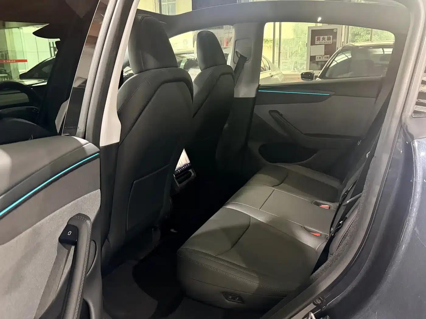 Model Y 2025 Rear-Wheel Drive — миниатюра 4