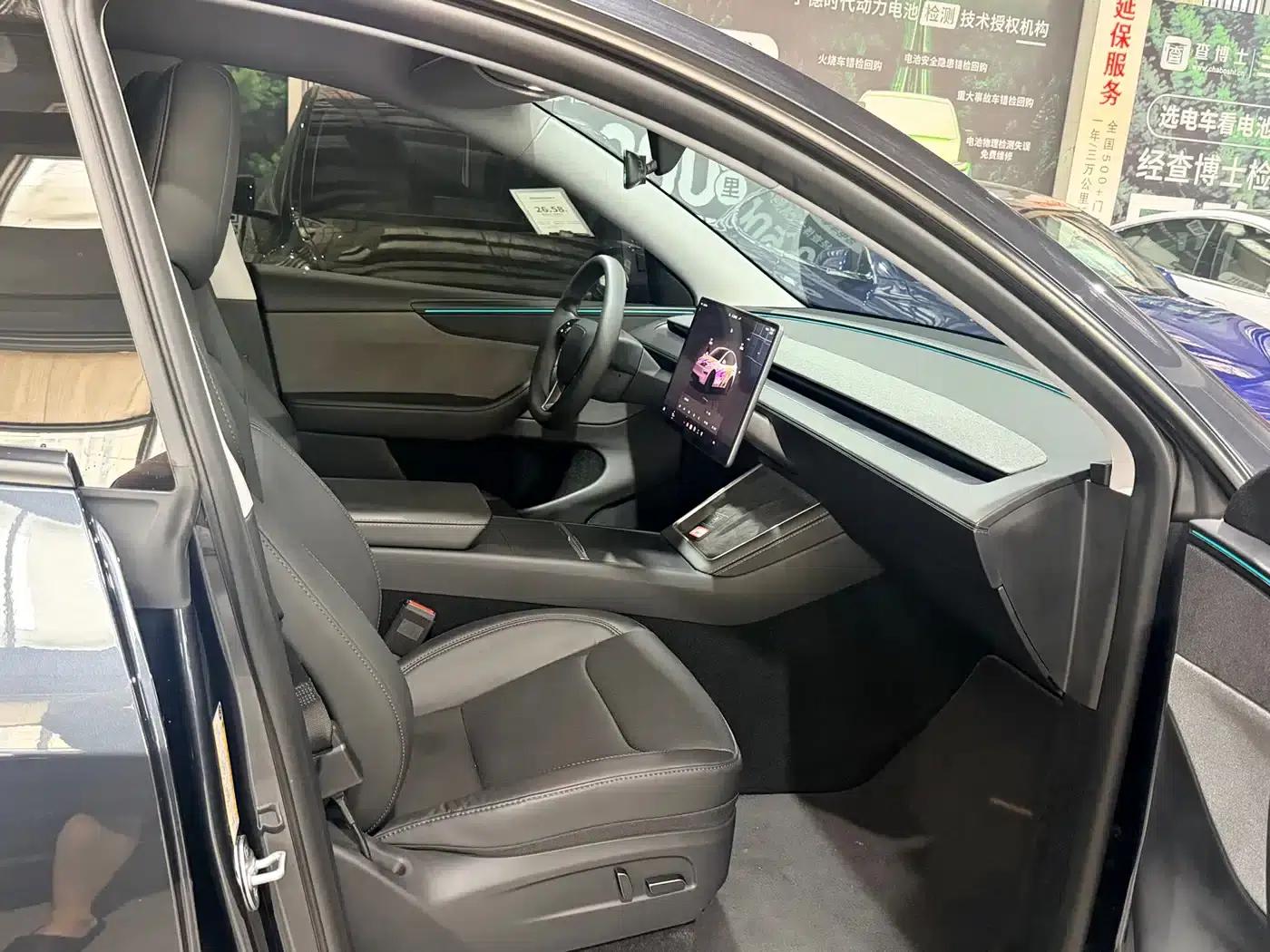 Model Y 2025 Rear-Wheel Drive — миниатюра 7
