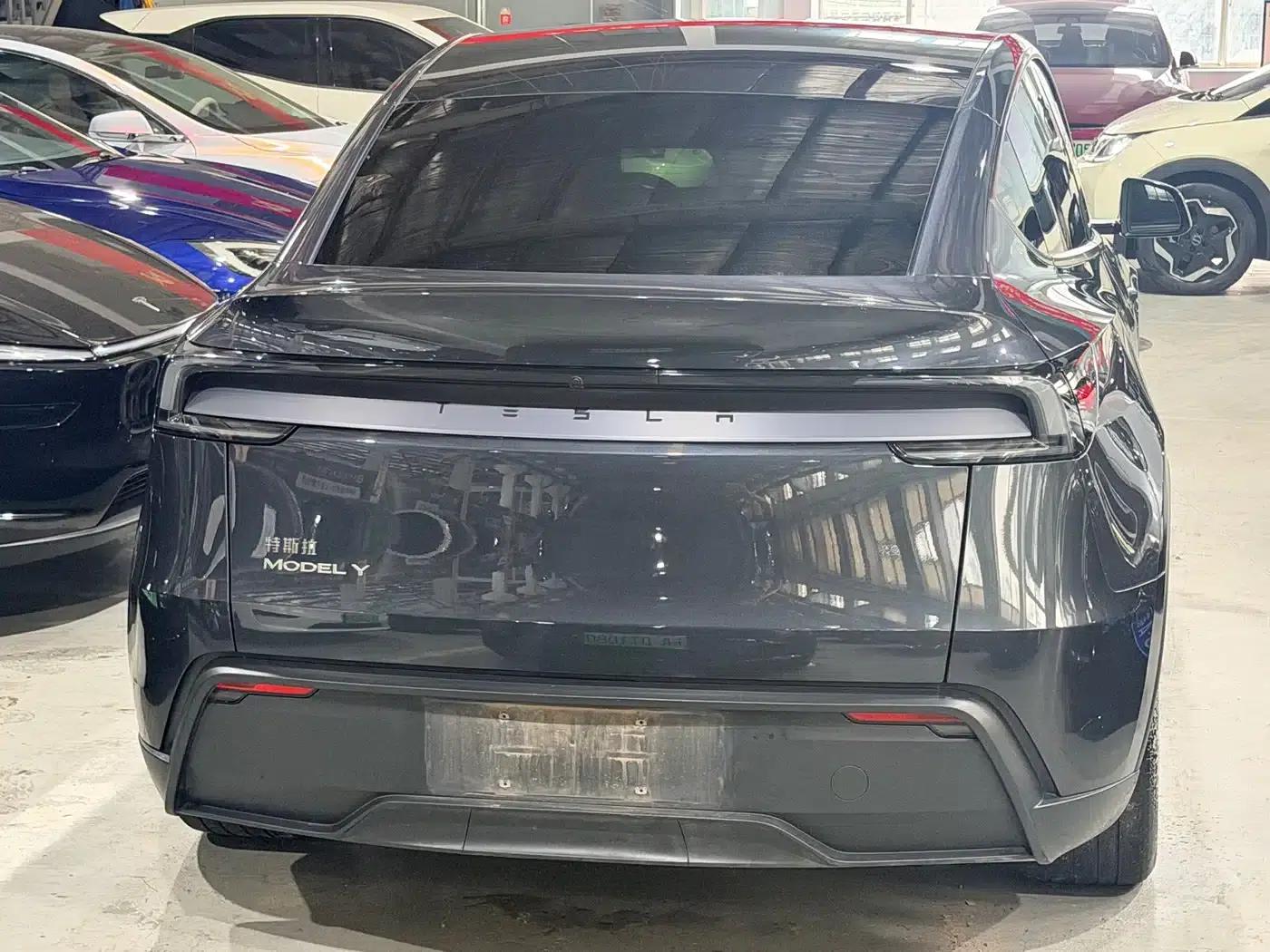 Model Y 2025 Rear-Wheel Drive — миниатюра 9