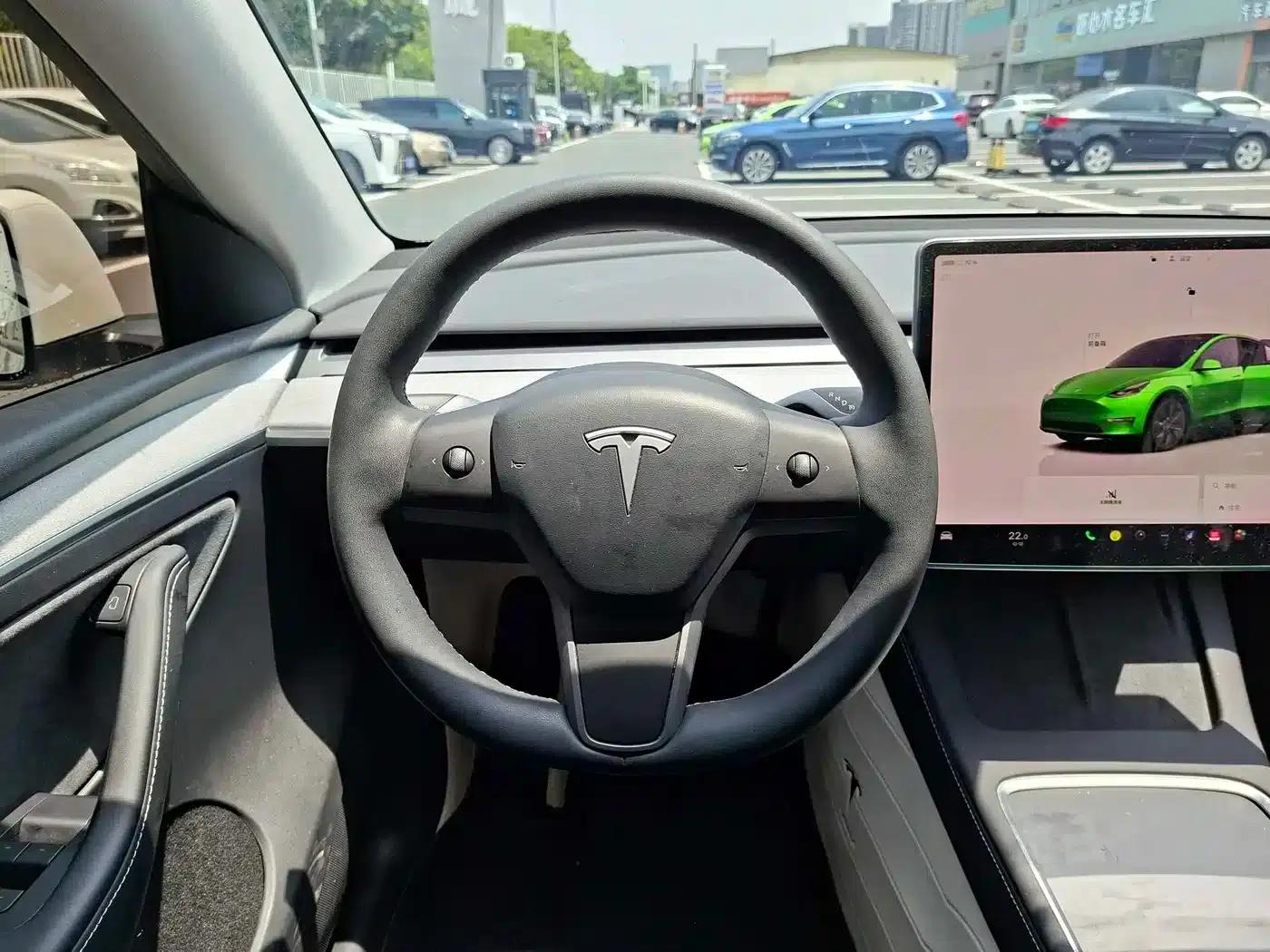 Model Y 2024 Long Range All-Wheel Drive — миниатюра 12