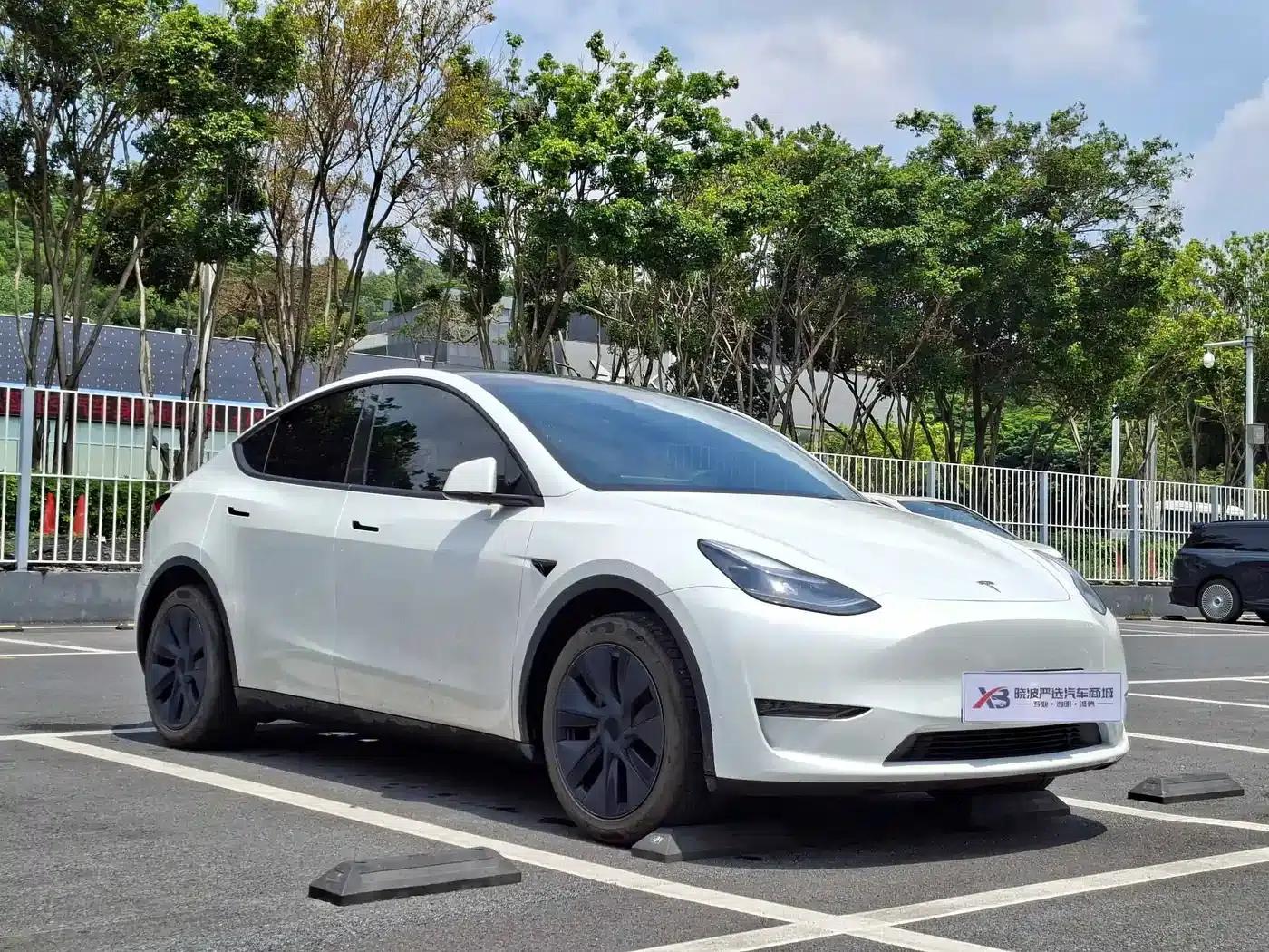 Model Y 2024 Long Range All-Wheel Drive — миниатюра 3