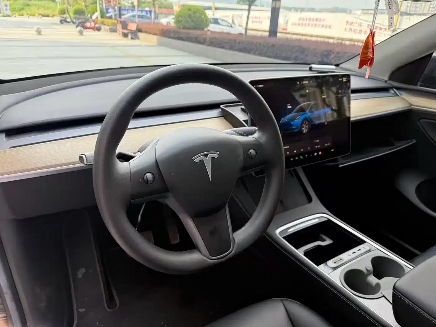 Model Y 2022 Facelift Rear-Wheel Drive Version — миниатюра 9