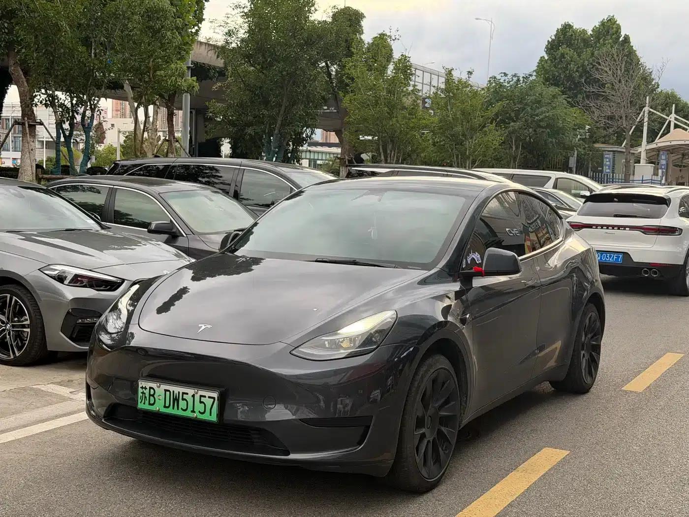Model Y 2024 Rear-Wheel Drive — миниатюра 1