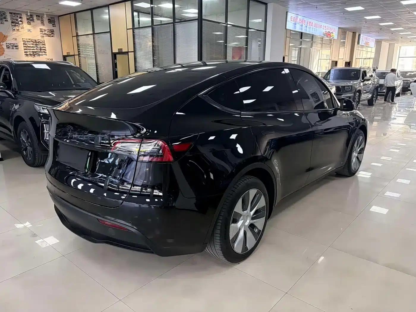 Model Y 2022 Rear-Wheel Drive — миниатюра 6
