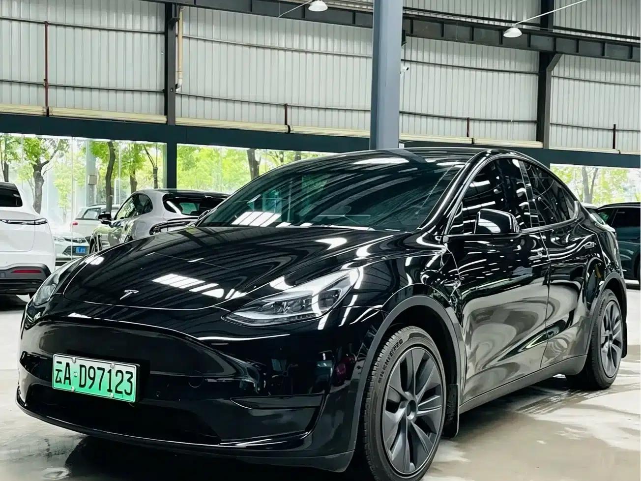 Model Y 2023 Rear-Wheel Drive — миниатюра 1