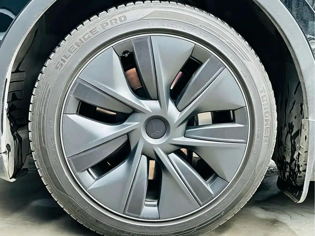 Model Y 2023 Rear-Wheel Drive — миниатюра 11