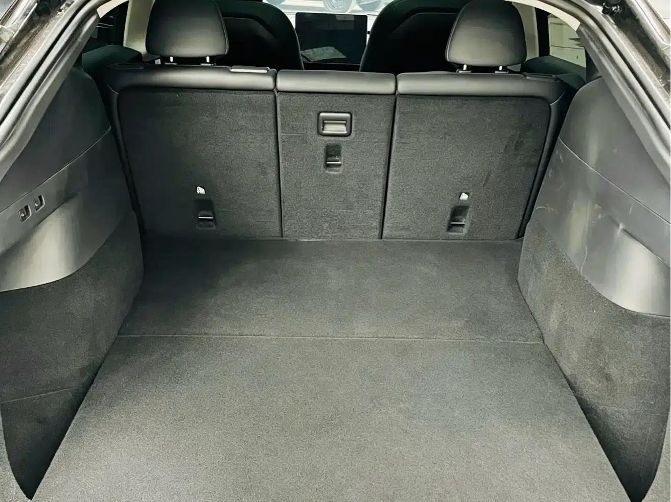 Model Y 2023 Rear-Wheel Drive — миниатюра 18