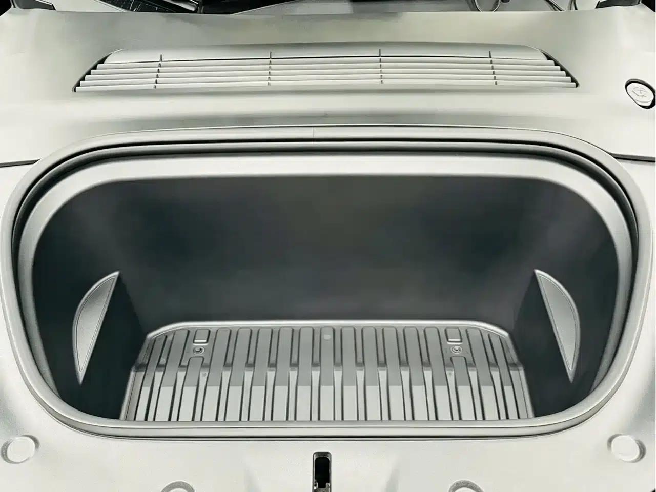 Model Y 2023 Rear-Wheel Drive — миниатюра 19