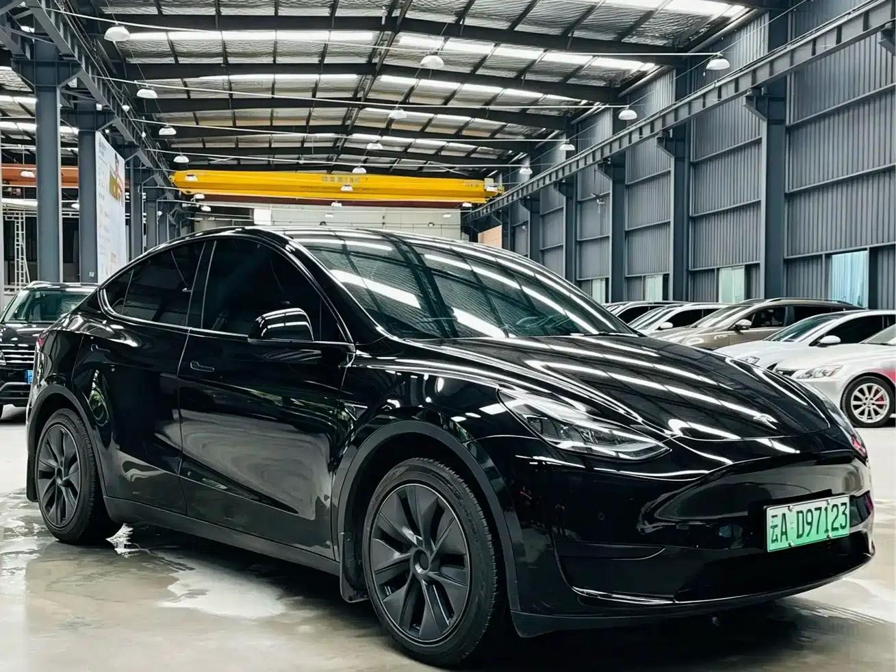 Model Y 2023 Rear-Wheel Drive — миниатюра 3