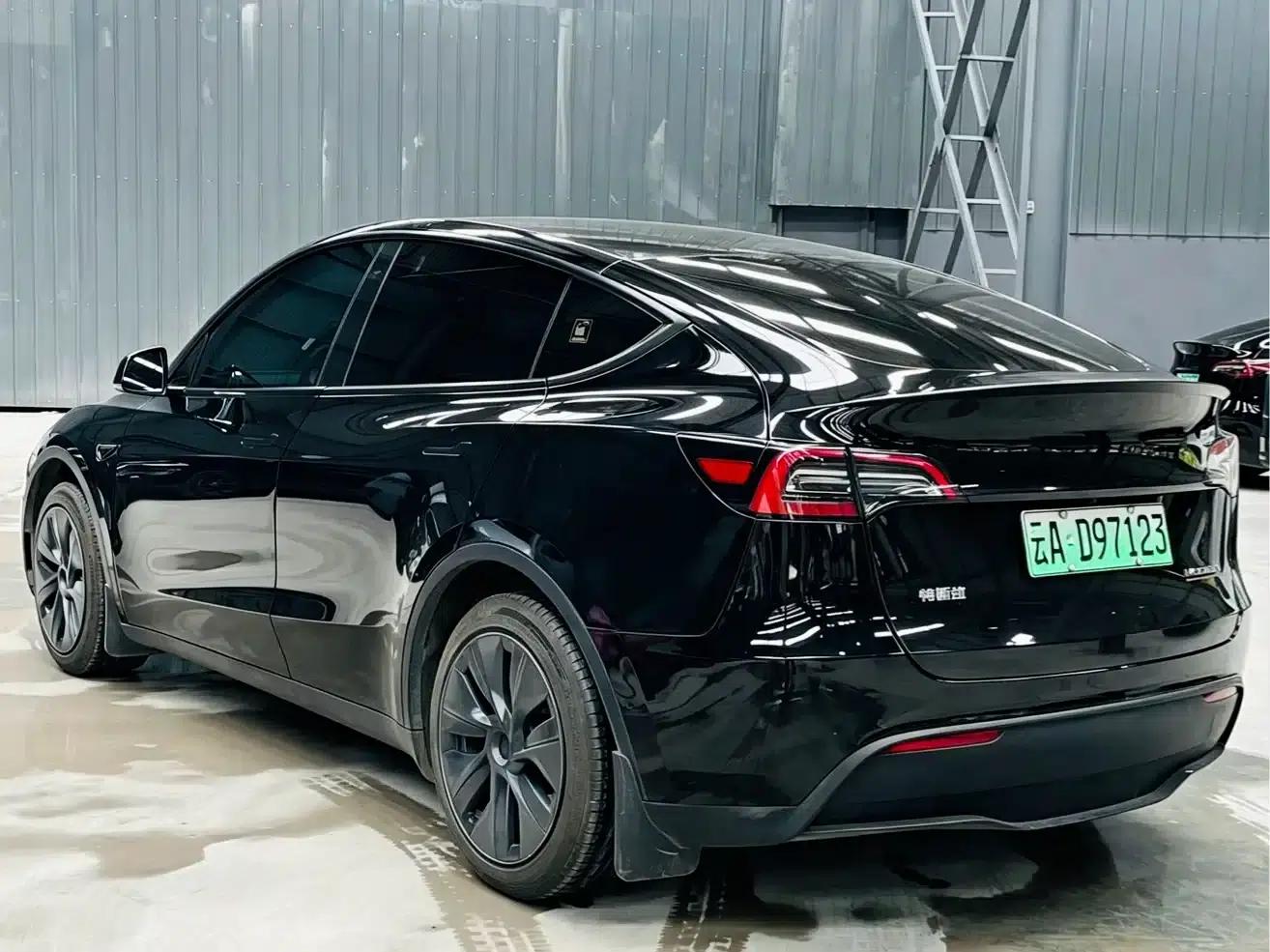 Model Y 2023 Rear-Wheel Drive — миниатюра 6