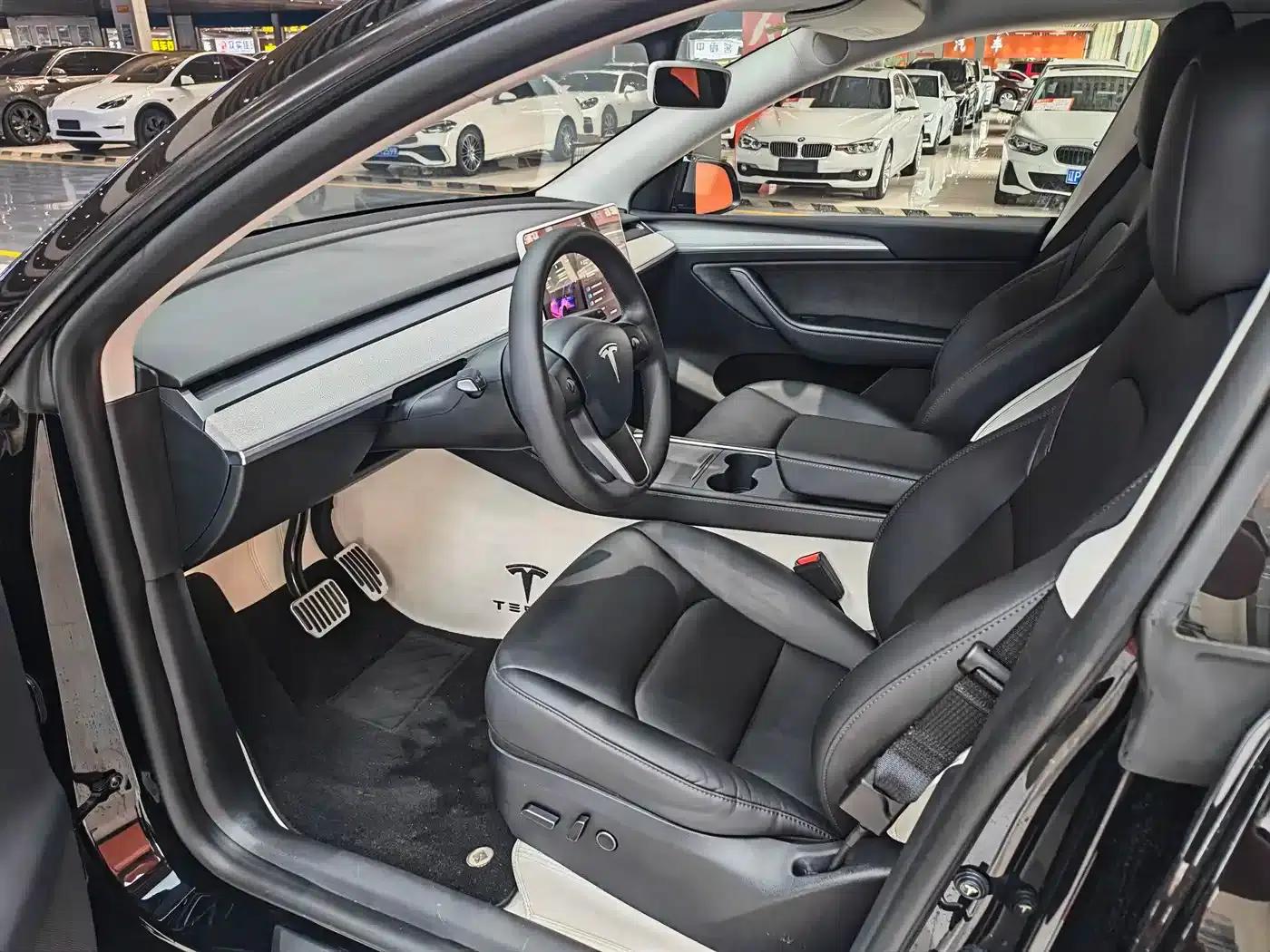 Model Y 2023 Rear-Wheel Drive — миниатюра 7
