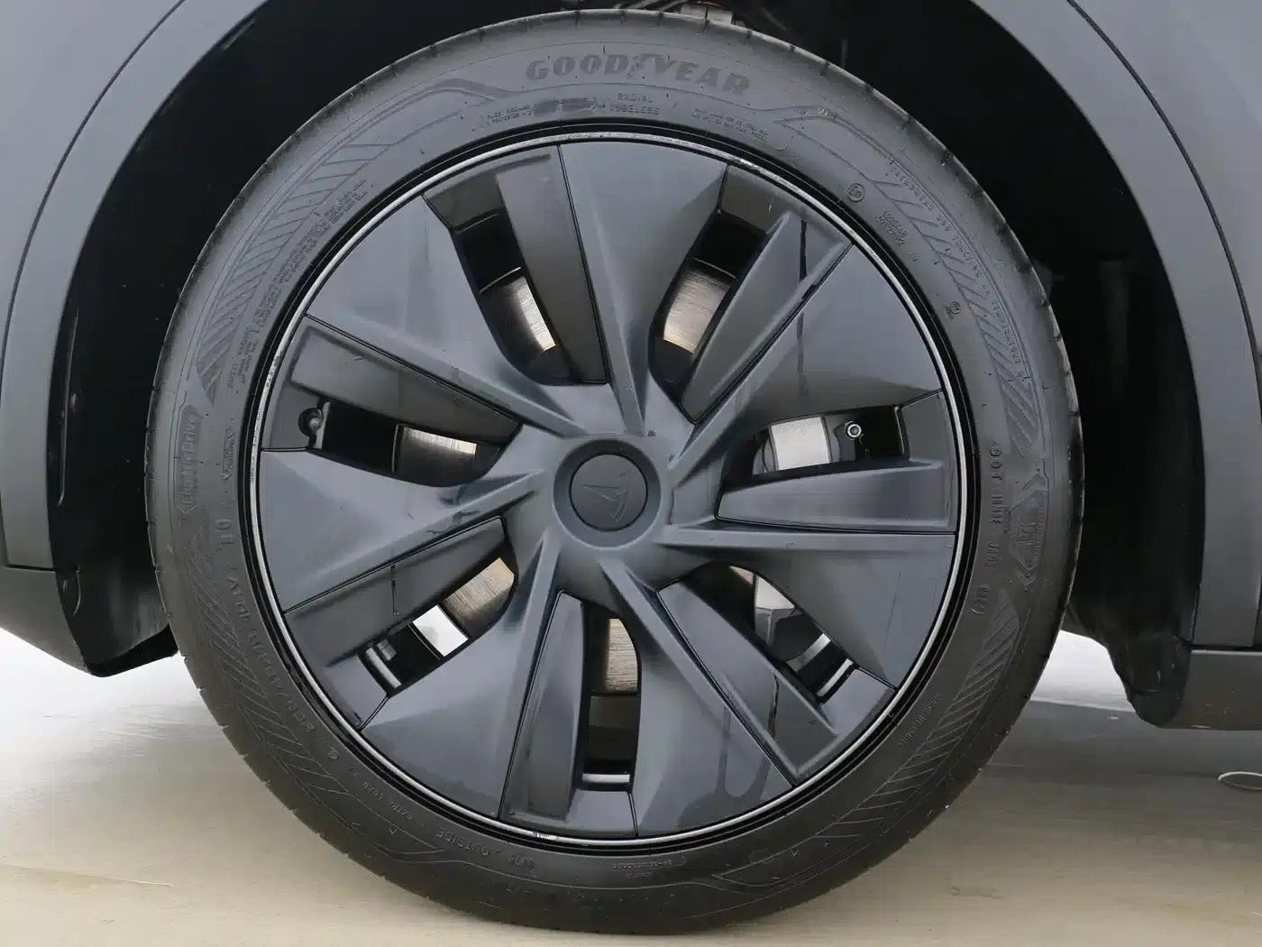 Model Y 2023 Rear-Wheel Drive — миниатюра 12