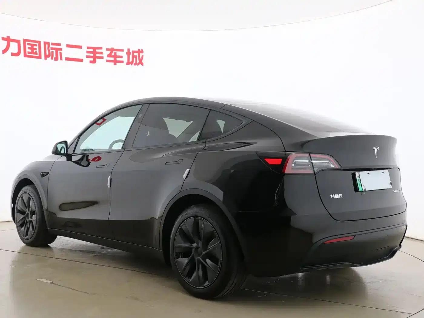 Model Y 2023 Rear-Wheel Drive — миниатюра 15