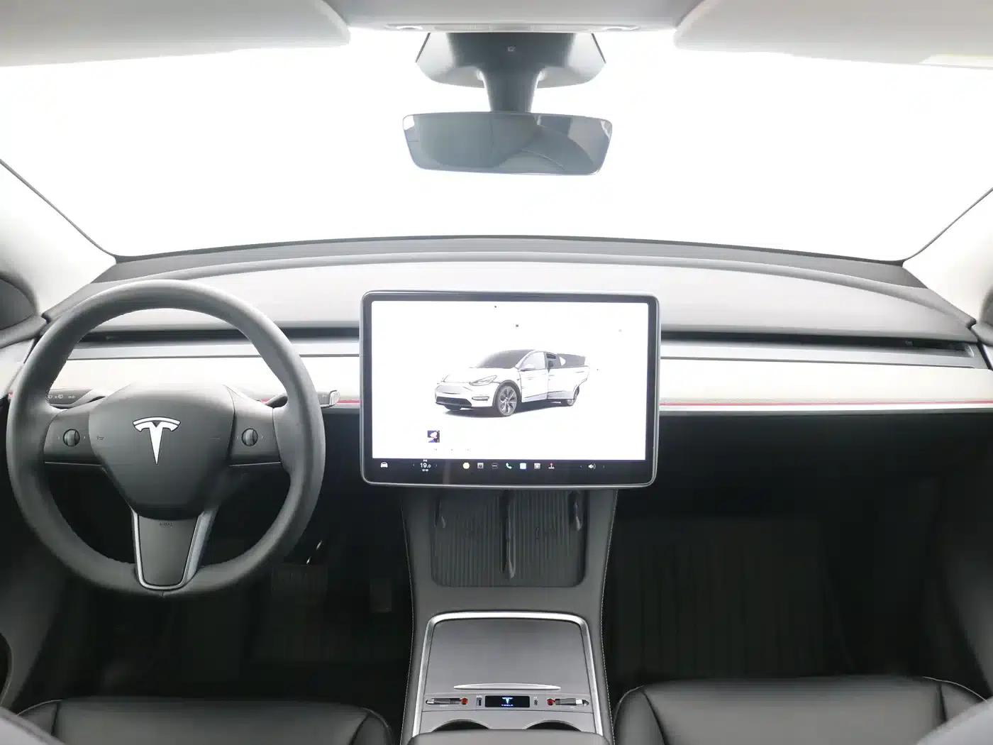 Model Y 2023 Rear-Wheel Drive — миниатюра 4
