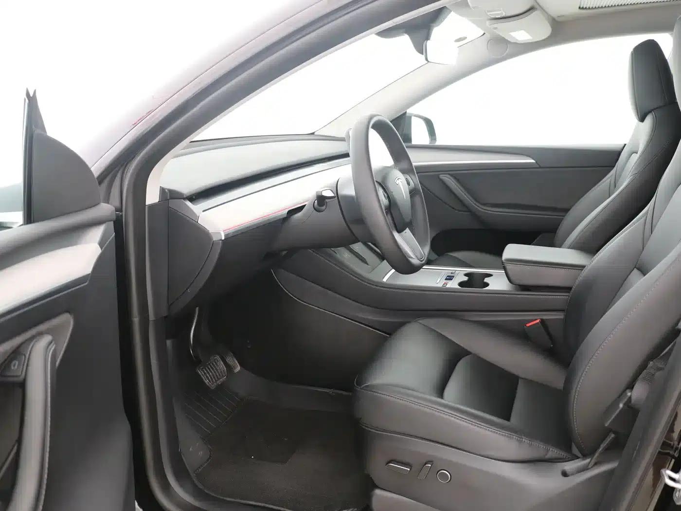 Model Y 2023 Rear-Wheel Drive — миниатюра 5