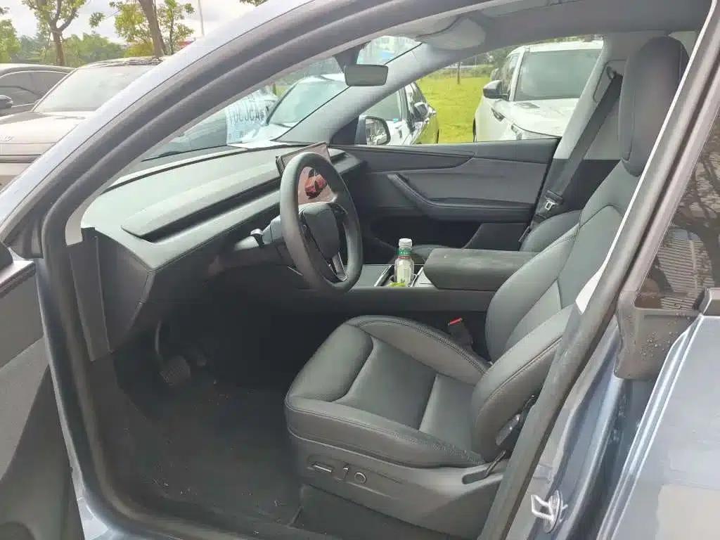 Model Y 2025 Rear-Wheel Drive — миниатюра 6