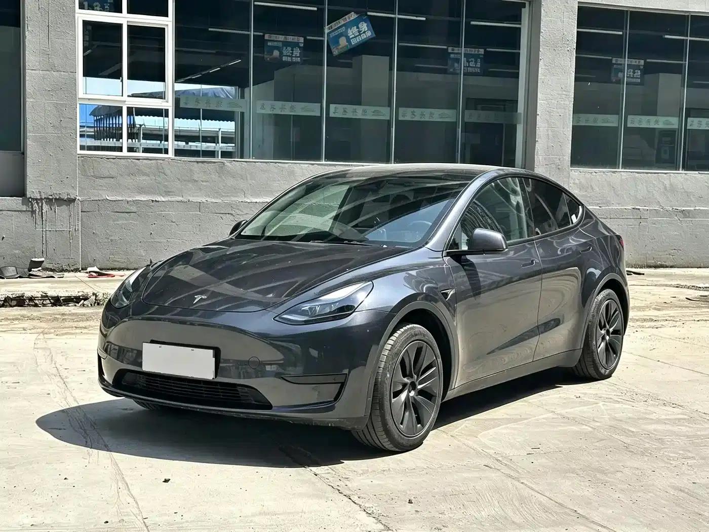 Model Y 2024 Rear-Wheel Drive — миниатюра 1
