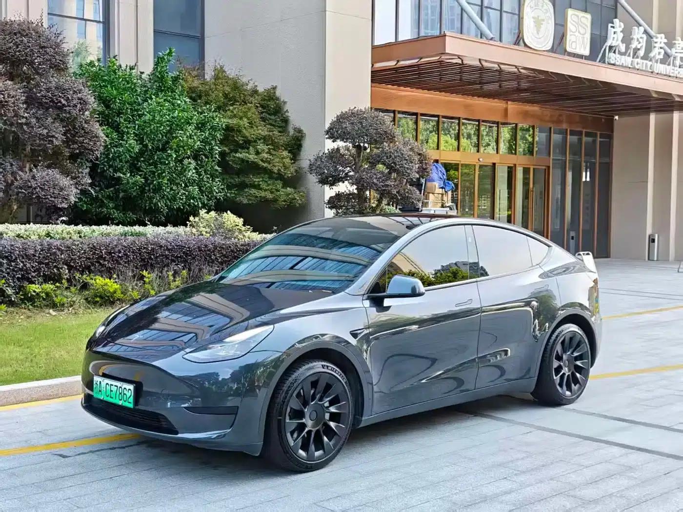 Model Y 2024 Rear-Wheel Drive — миниатюра 1