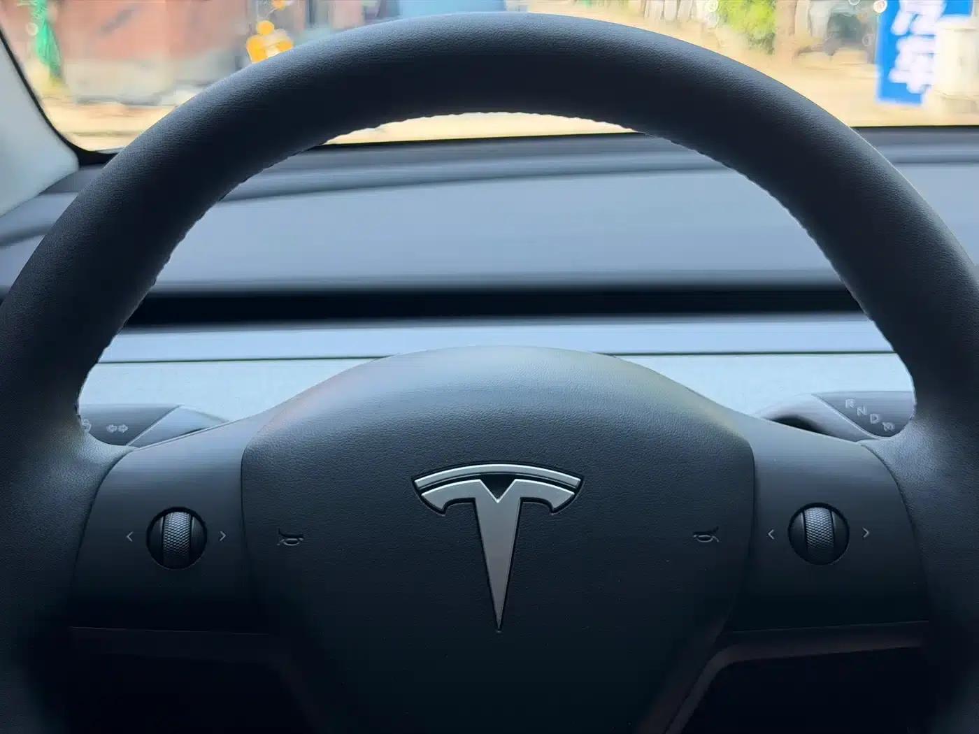 Model Y 2023 Rear-Wheel Drive — миниатюра 6
