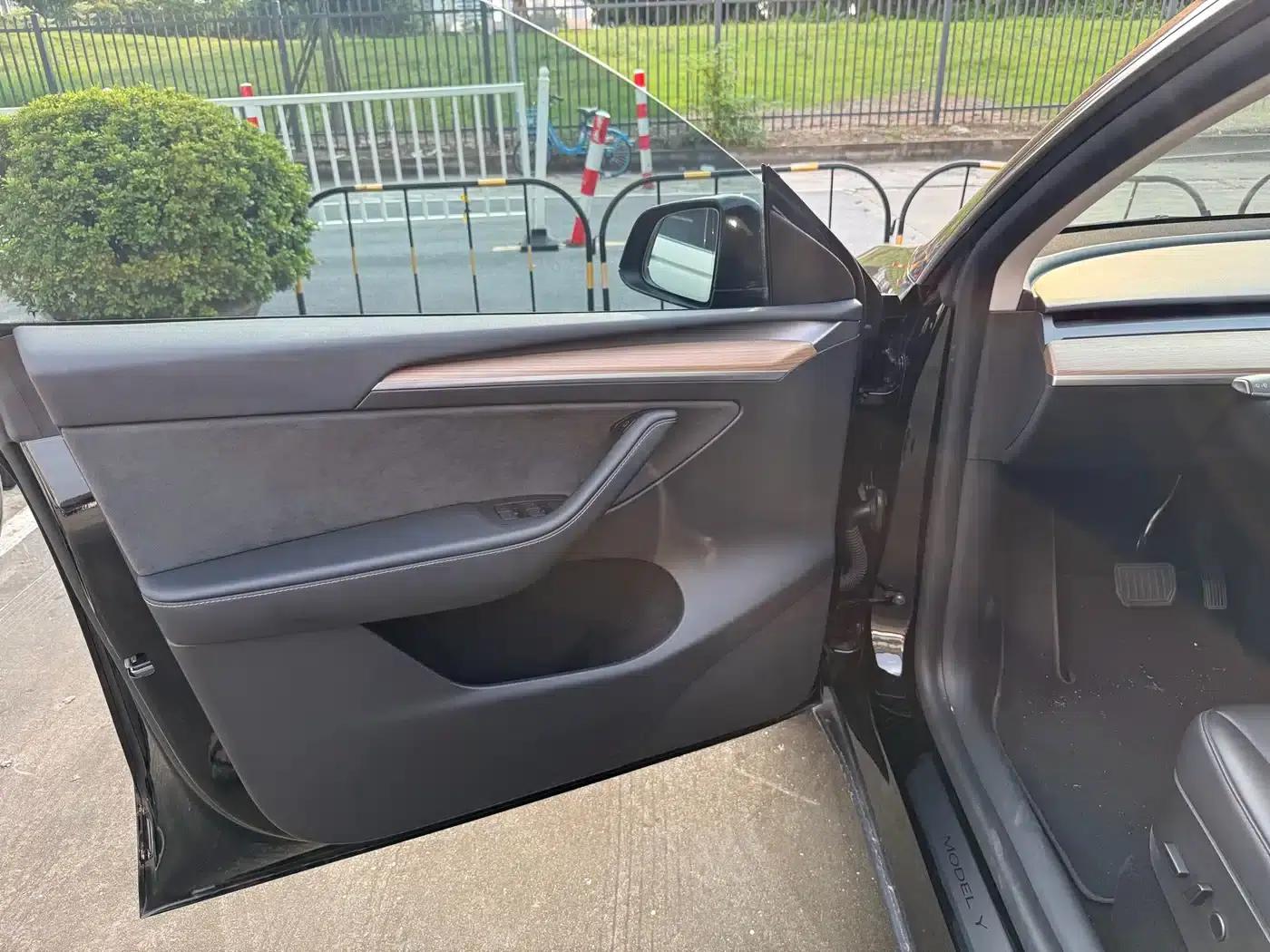 Model Y 2022 Rear-Wheel Drive — миниатюра 4