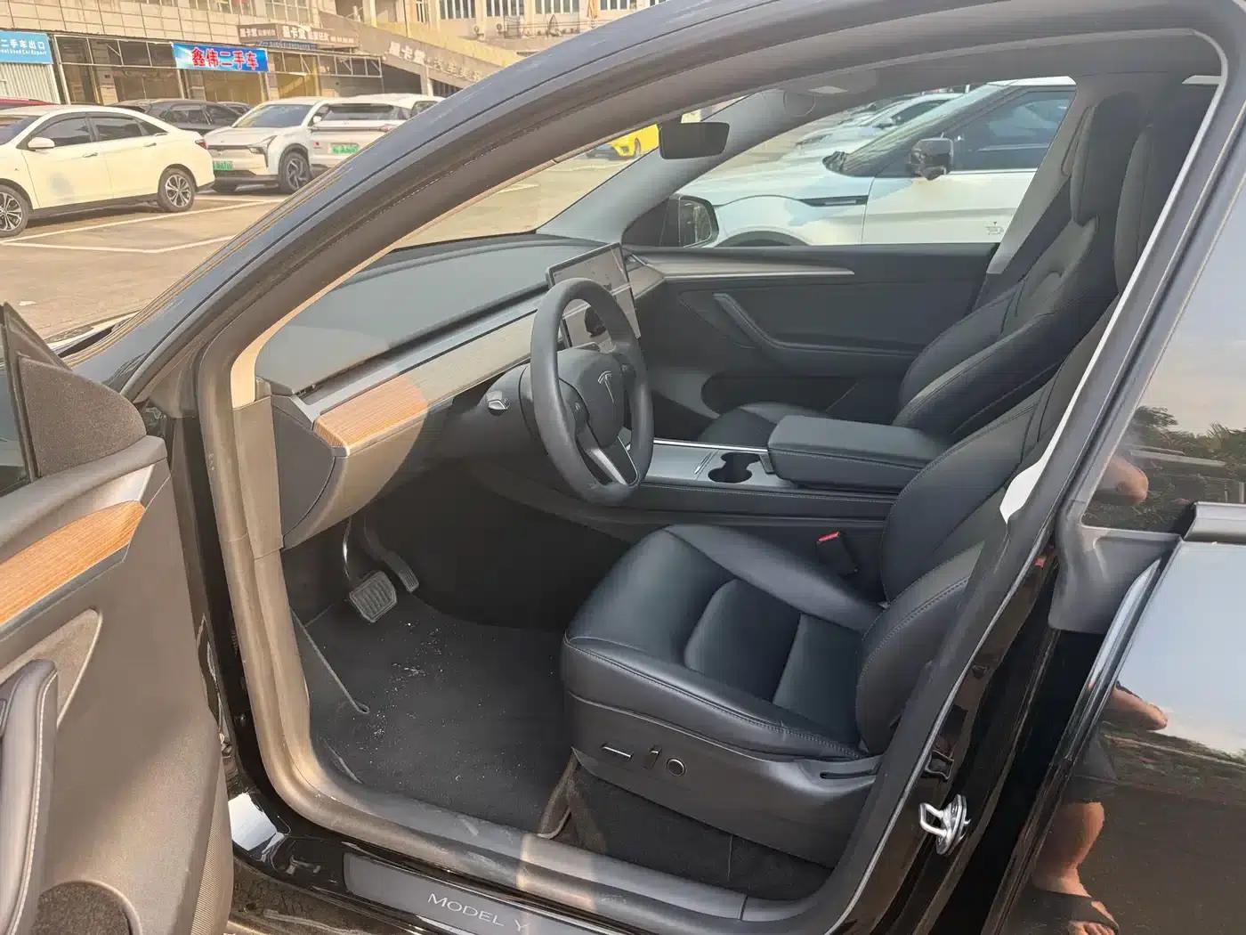 Model Y 2022 Rear-Wheel Drive — миниатюра 5
