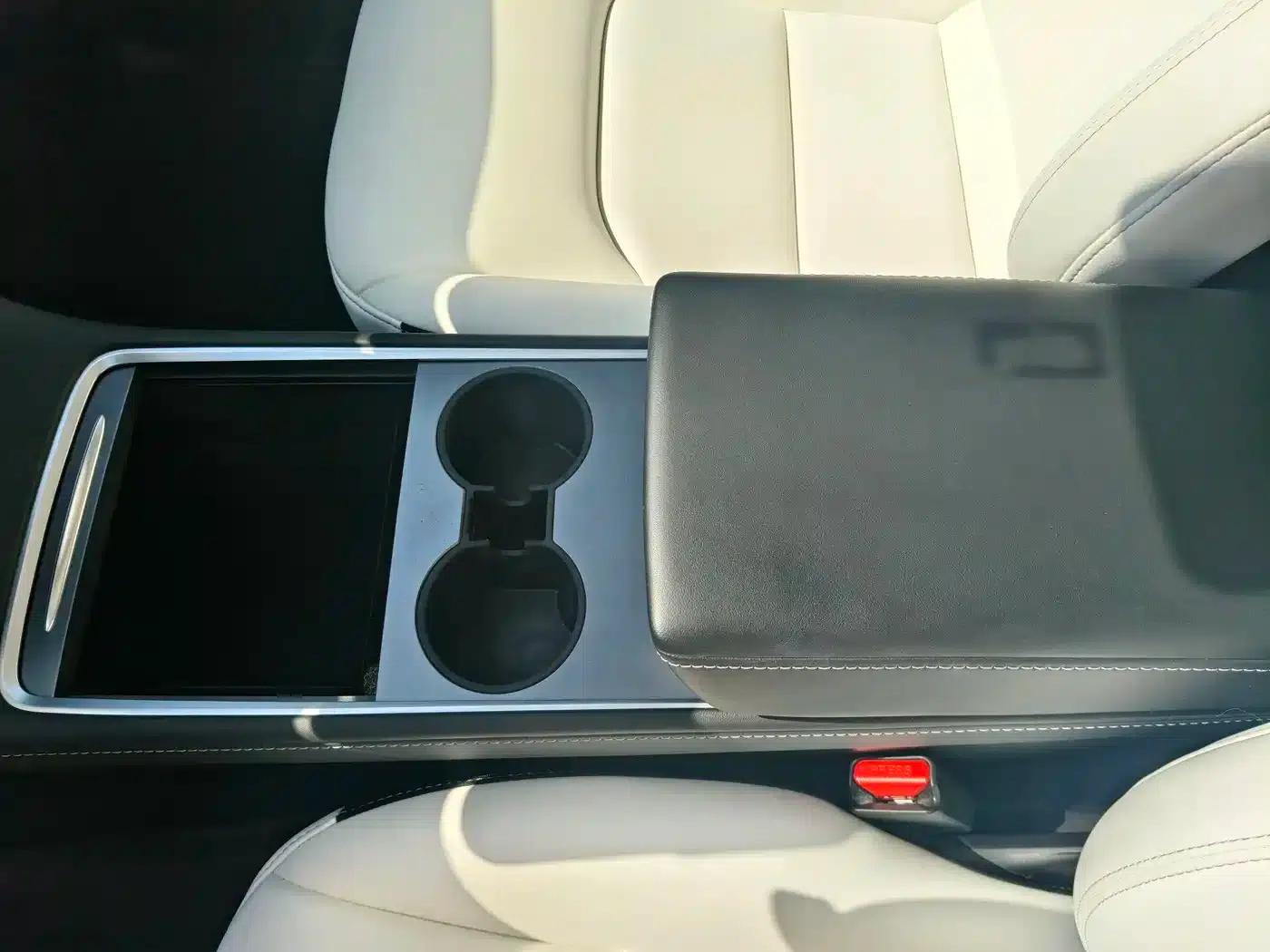 Model Y 2022 Long Range All-Wheel Drive — миниатюра 11