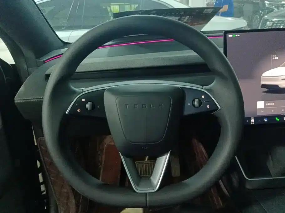 Model Y 2026 Rear-Wheel Drive — миниатюра 15