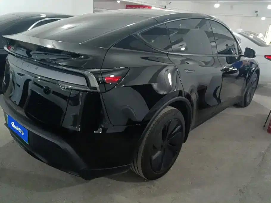 Model Y 2026 Rear-Wheel Drive — миниатюра 3
