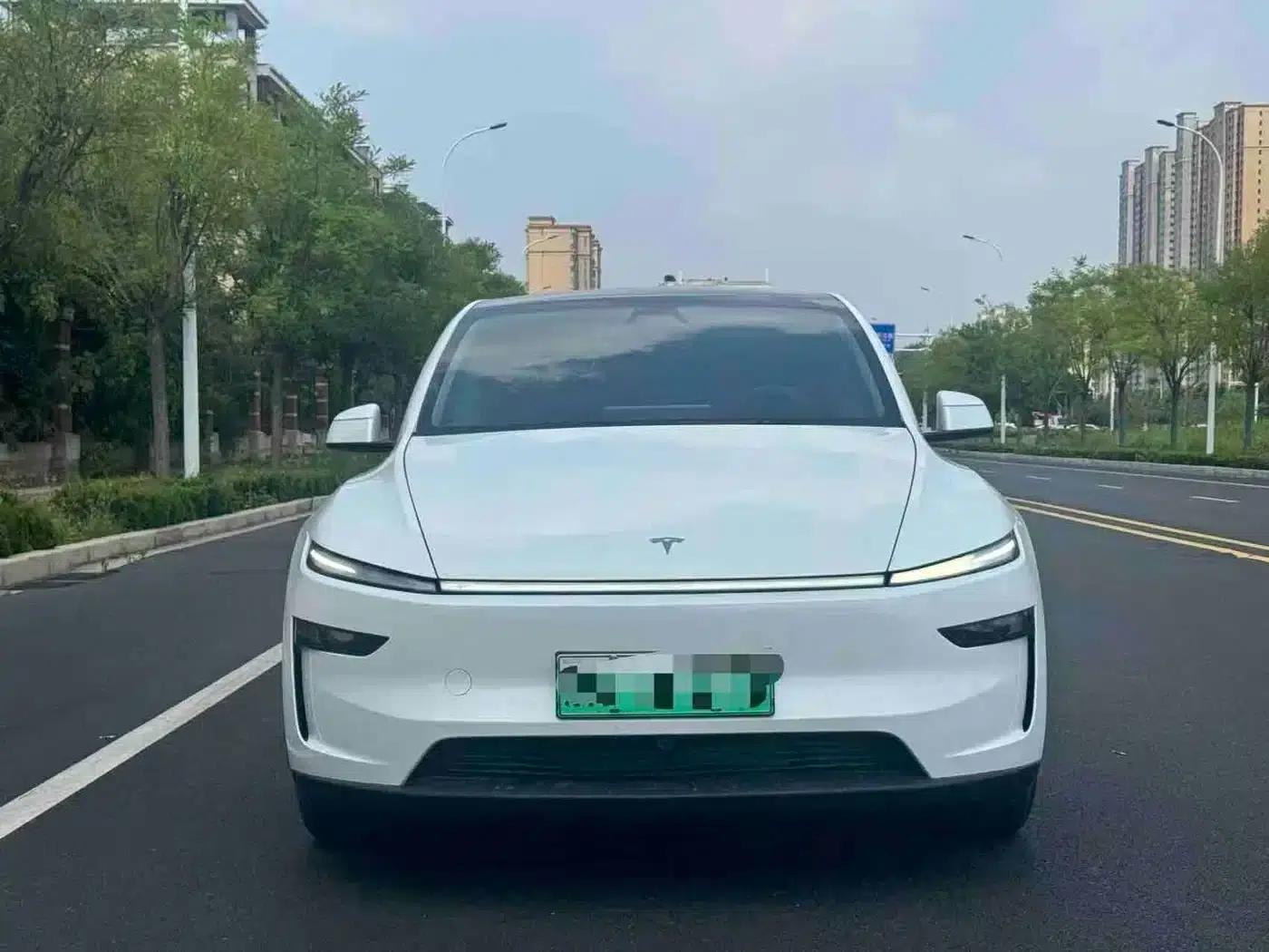 Model Y 2025 Rear-Wheel Drive — миниатюра 2