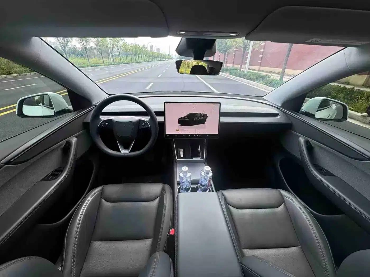 Model Y 2025 Rear-Wheel Drive — миниатюра 5