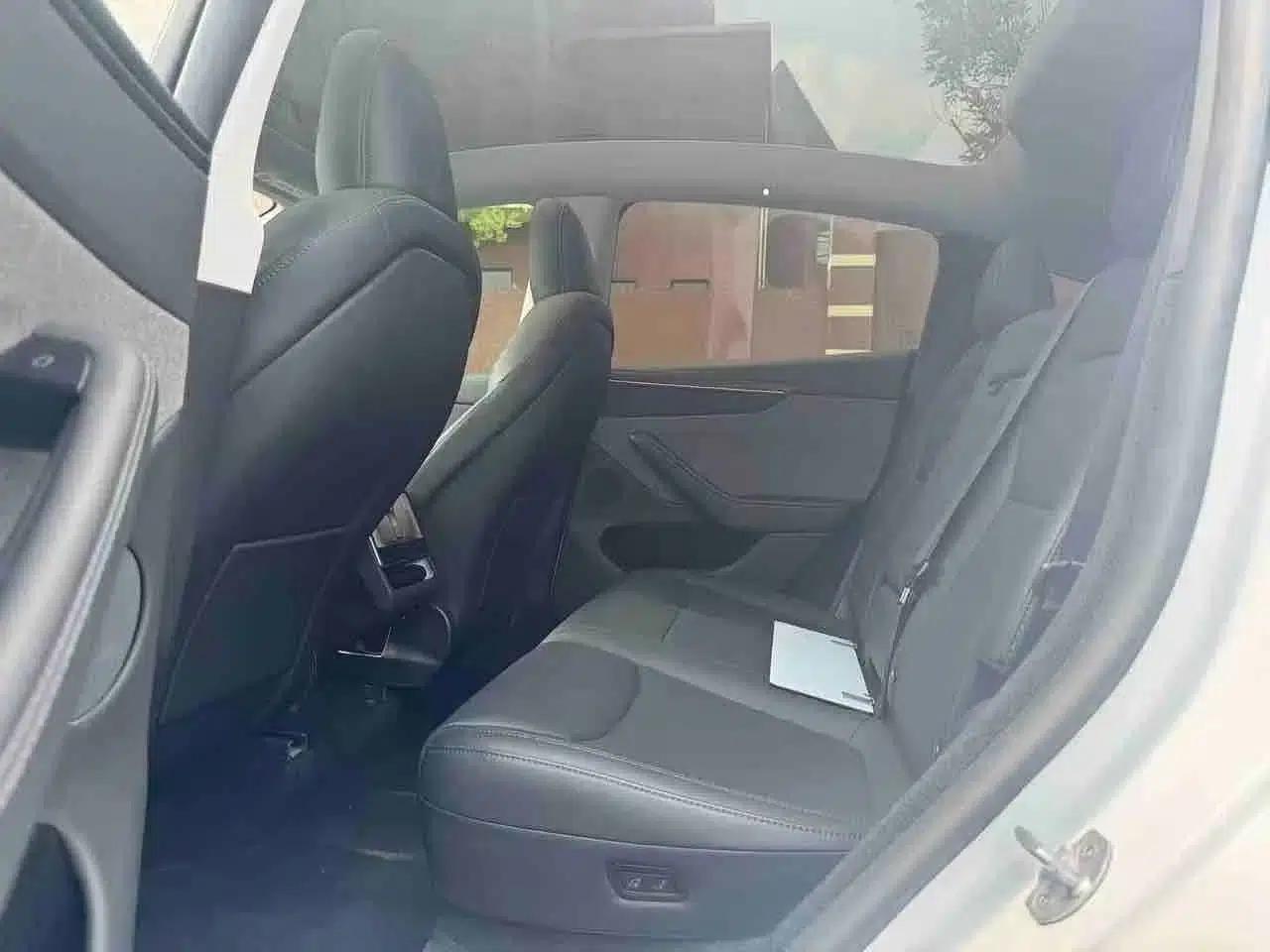 Model Y 2025 Rear-Wheel Drive — миниатюра 6