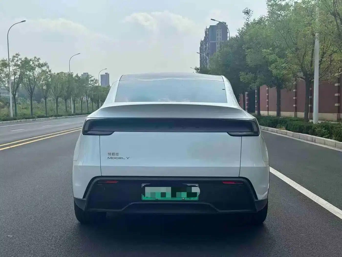Model Y 2025 Rear-Wheel Drive — миниатюра 8