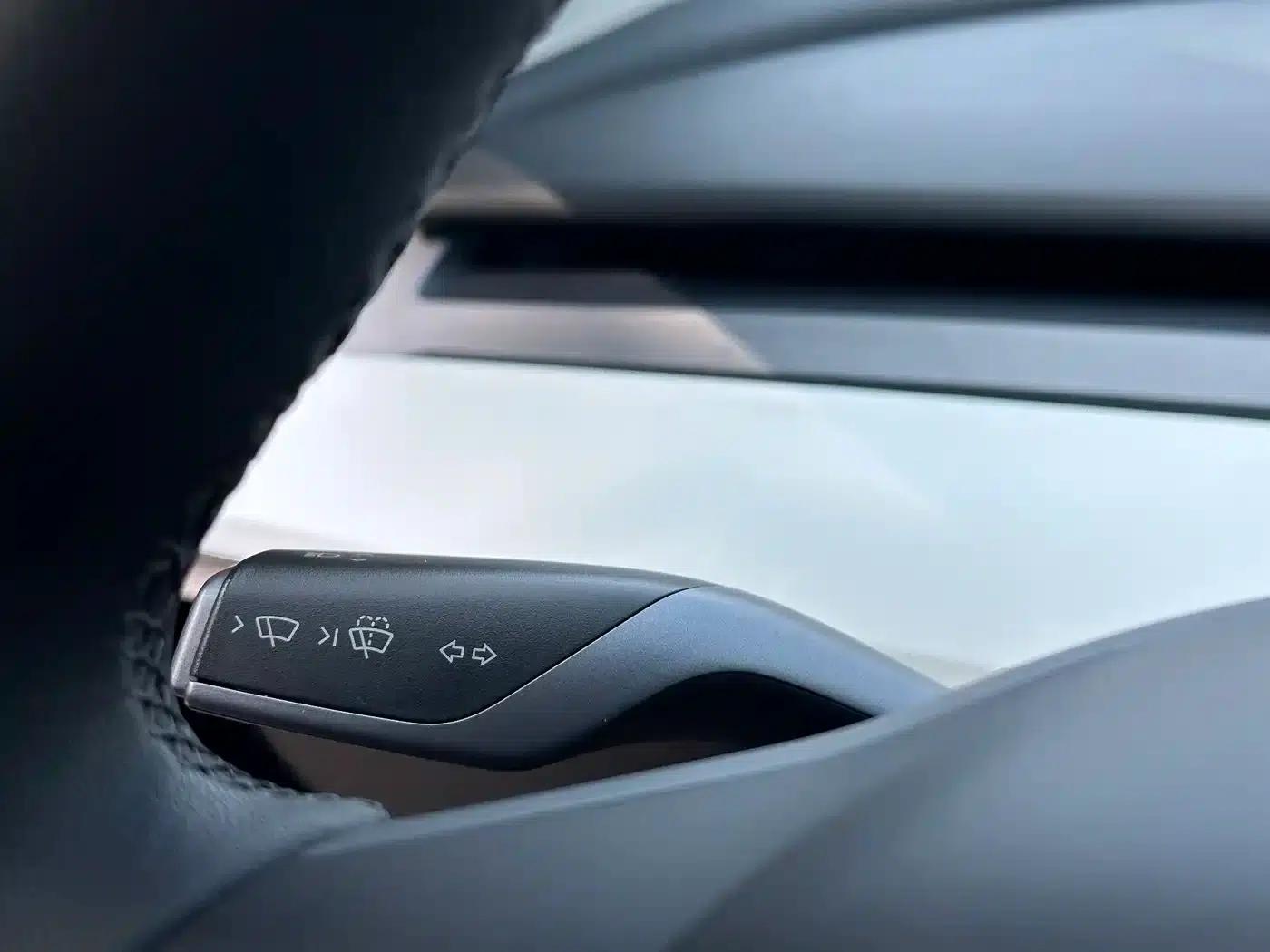 Model Y 2023 Rear-Wheel Drive — миниатюра 13