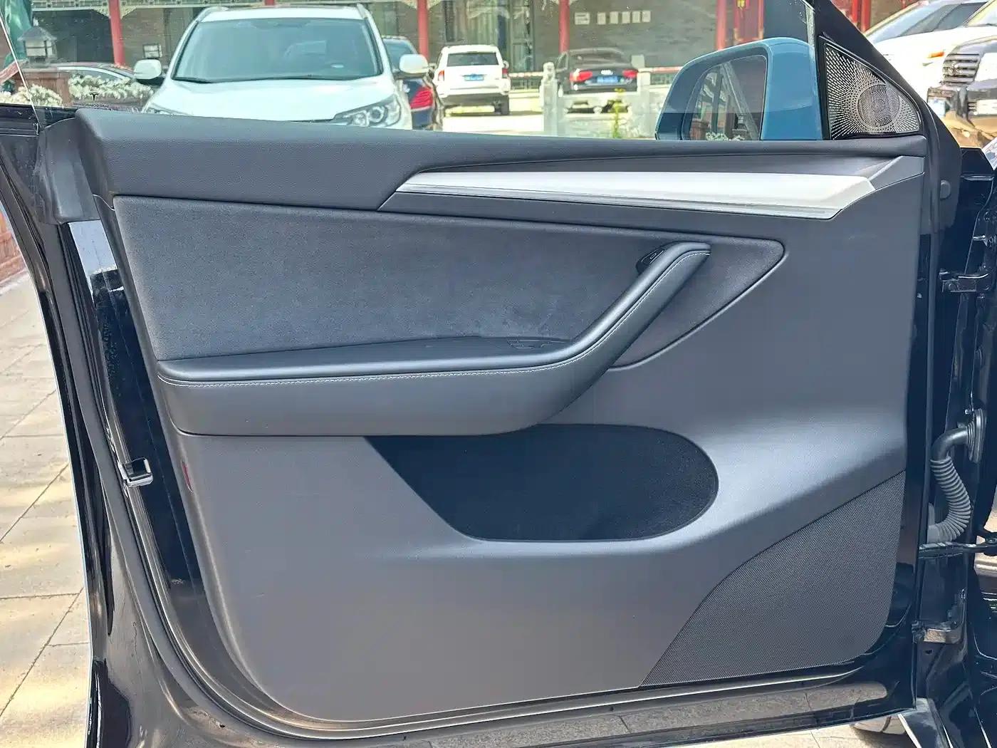 Model Y 2023 Rear-Wheel Drive — миниатюра 8