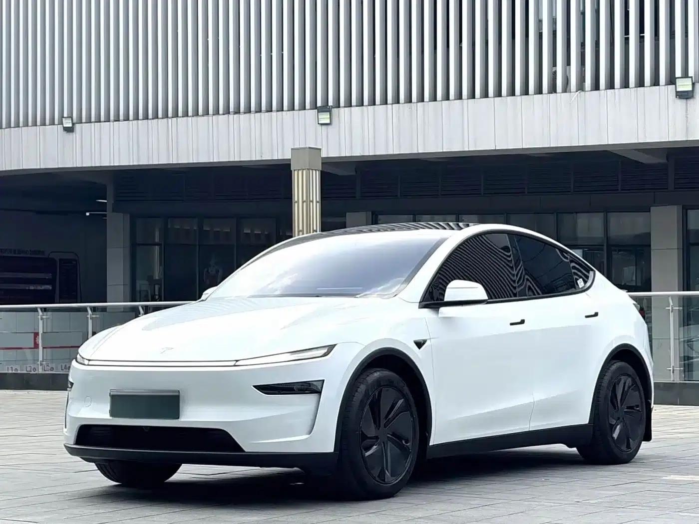 Model Y 2026 Rear-Wheel Drive — миниатюра 1