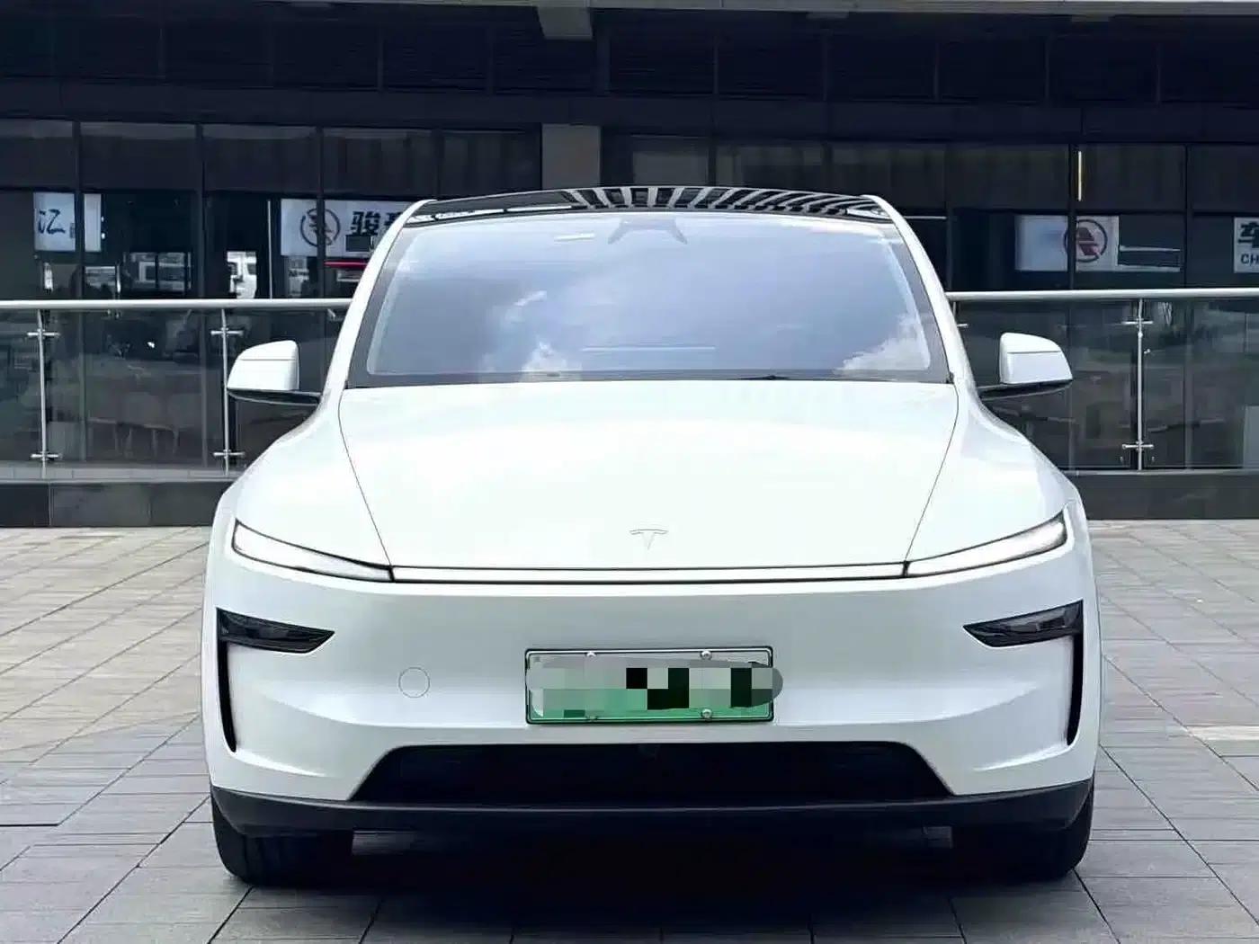 Model Y 2026 Rear-Wheel Drive — миниатюра 2