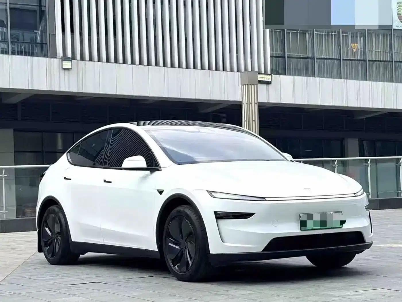 Model Y 2026 Rear-Wheel Drive — миниатюра 3
