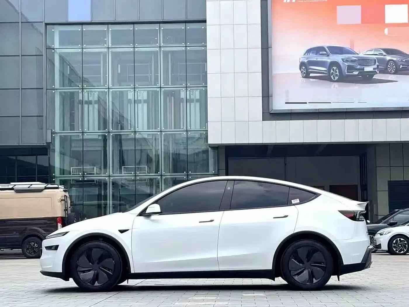 Model Y 2026 Rear-Wheel Drive — миниатюра 8