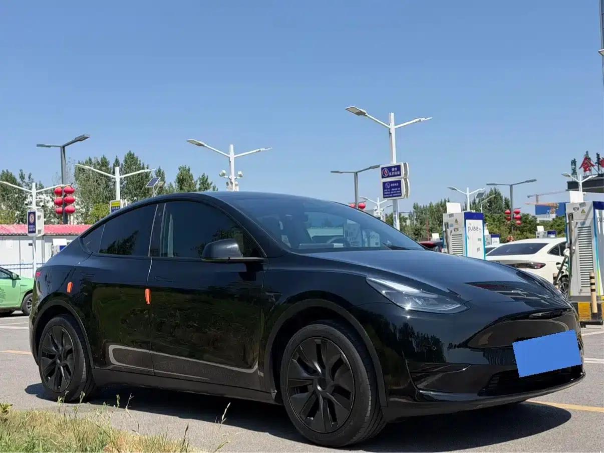Model Y 2023 Rear-Wheel Drive — миниатюра 3